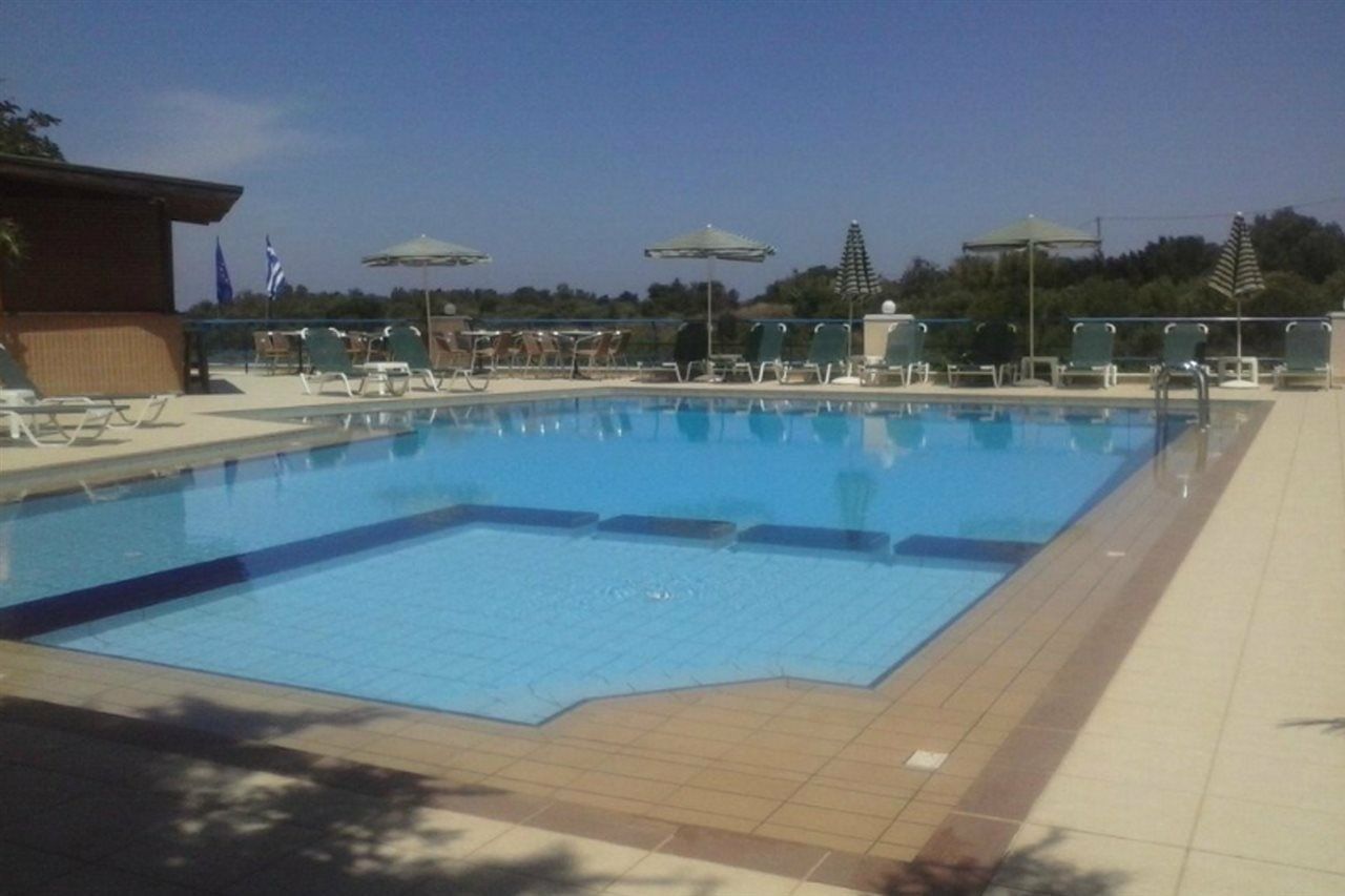 Poseidon Studios Palaiochora Bagian luar foto