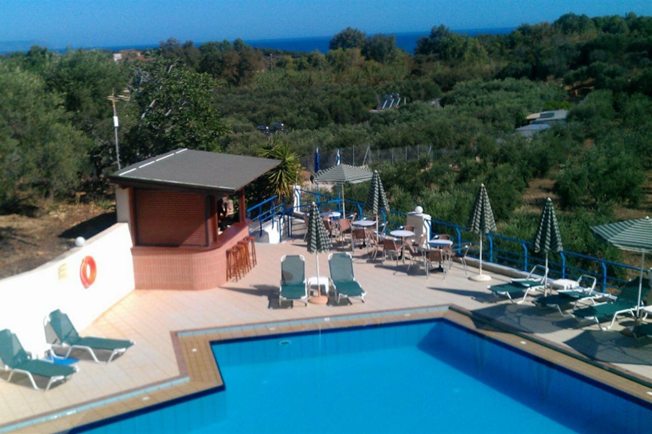 Poseidon Studios Palaiochora Bagian luar foto